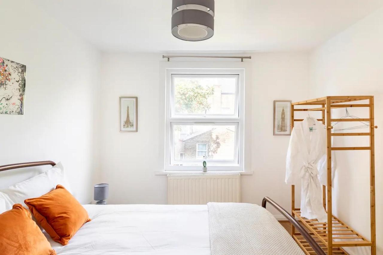 Large, Bright And Spacious 3 Bed Flat In Londra Exterior foto